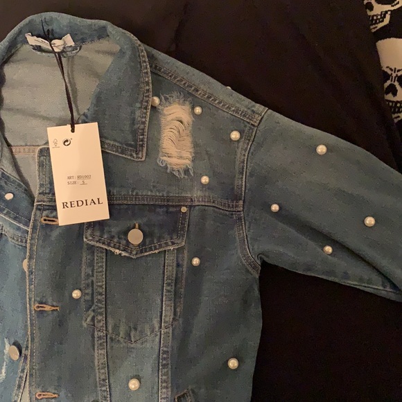Redial s Jean jacket w pearls - Picture 6 of 8